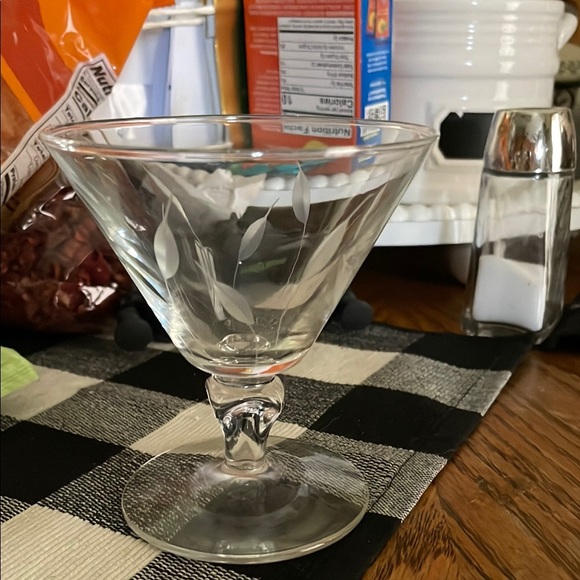 Libbey Clear Etched Glass Martini Glass - Picture 2 of 3